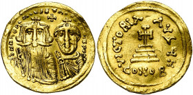 Héraclius (610-641), AV solidus, 629-631, Constantinople. Off. H. D/ B. d''Héraclius, portant la barbe et les moustaches longues, et d''Héraclius Cons...