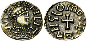 MEROVINGIENS, tremissis d''électrum, vers 660-675, Quentovic. Monétaire Anglus II. D/ + VVICVS FICIT B. stylisé à d., orné de deux rangs d''annelets. ...