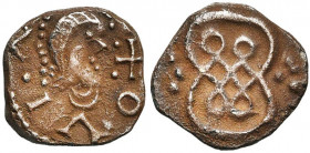MEROVINGIENS, AR denier, vers 710-740, Sens. D/ T. à d. entourée de points. Sur le tour: +O·VIΛ· R/ Entrelacs entre deux groupe de points. Belfort 573...