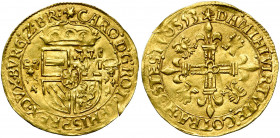 BRABANT, Duché, Charles Quint (1506-1555), AV écu d''or au soleil, 1553, Maastricht. D/ Ecu couronné d''Autriche-Bourgogne, accosté de deux briquets. ...