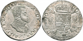 BRABANT, Duché, Philippe II (1555-1598), AR écu Philippe, 1562, Anvers. D/ B. cuir. à d. PHS· dans la légende. R/ Ecu couronné sur une croix de Bourgo...