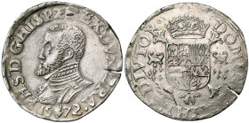 BRABANT, Duché, Philippe II (1555-1598), AR demi-écu Philippe, 1572, Anvers. D/ B. cuir. à g. R/ Ecu couronné sur une croix de Bourgogne, entre deux b...