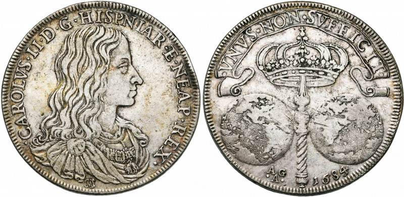 ITALIE, NAPLES, Charles II (1665-1700), AR ducato, 1684AG/A. D/ B. dr. et cuir. ...
