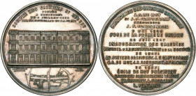 BELGIQUE, AR médaille, 1897, Hart. 50e anniversaire des galeries Saint-Hubert à Bruxelles. D/ Vue de la façade des galeries du côté de la rue de l''Ec...