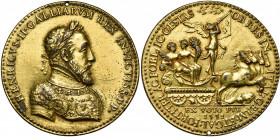FRANCE, AE doré médaille, 1552, Etienne de Laune. Victoires d''Henri II sur les armées impériales. D/ B. l. et cuir. du roi à d. R/ OB RES IN ITAL· GE...
