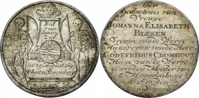 PAYS-BAS SEPTENTRIONAUX, AR médaille, 1738. Décès de Johanna Elisabeth Blesen, épouse de Godefridus Cromhout van de Werve. D/ Monument funéraire entre...