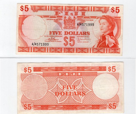Fiji, 5 Dollars, 1974, XF, p73c
serial number: A/4 571999, Queen Elizabeth II p...
