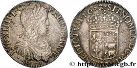 LOUIS XIV "THE SUN KING"
Type : Demi-écu à la mèche longue de Béarn 
Date : 1652 
Mint name / Town : Pau 
Metal : silver 
Millesimal fineness : 917  ‰...