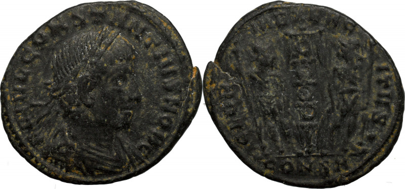 Roman Empire, Constantius II, Follis Ładny egzemplarz. Awers: popiersie cezara w...