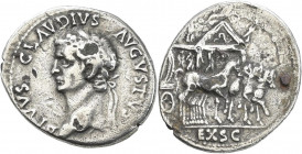 Claudius (41 - 54): AR-Denar, Kopf mit Lorbeerkranz / Quadriga. 2,7 g, Cohen 32, mit altem handschriftlichem Beschreibungszettel, selten!, minimal kor...