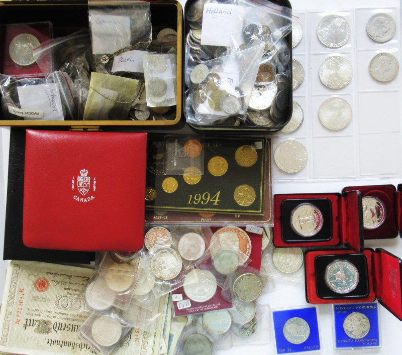 Alle Welt: Umfangreiche Sammlung an diversen Münzen aus aller Welt mit einem gro...