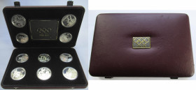Alle Welt: 100 Jahre Olympiade / Centenary - Centennial Coin Programme IOC 1896-1996: Kunstlederetui (leicht beschädigt) mit 10 diversen Silbermünzen,...