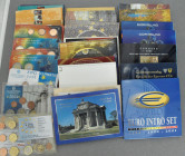 Euromünzen: Sammlung 30 offizielle Euro-KMS diverse Länder ohne Kleinstaaten, dabei auch seltenere Ausgaben wie Belgien, Finnland und Frankreich Tripp...