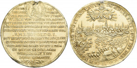 Haus Habsburg: Haus Habsburg, Leopold I. 1657-1705: vergoldete Silbermedaille 1683, unsigniert, auf die Belagerung und den Entsatz von Wien. Schlachte...