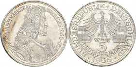 Bundesrepublik Deutschland 1948-2001: 5 DM 1955 G, Markgraf von Baden, Jaeger 390. Kleine Kratzer im Feld, Patinaansatz, fast vorzüglich.
 [differenz...