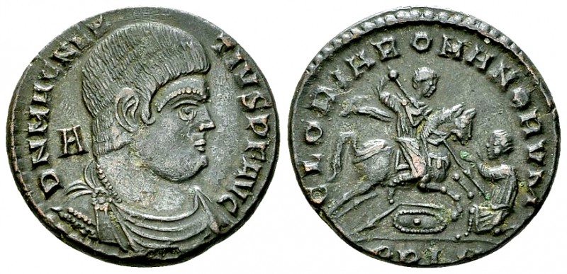 Magnentius AE Maiorina, Lugdunum 

 Magnentius (350-353 AD). AE Maiorina (21-2...