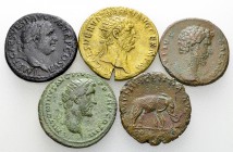 Lot of 5 Roman Imperial middle bronzes 

Lot of 5 (five) Roman Imperial middle bronzes: Titus, Traian, Aelius, and Antoninus Pius (2).

The Aelius...