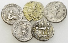 Lot of 5 Severan AR denarii 

Lot of 5 (five) Severan AR denarii: Septimius Severus (2), Julia Domna (2), Elagabalus.

Very fine. (5)

Lot sold ...