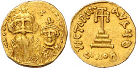 Byzanz Constans II. 641-668 Solidus Konstantinopel (654-659) dN CONSTA[NTIN4S C CO]NSTANT Büsten von Constans II. und Constantinus IV. mit Kreuzkronen...
