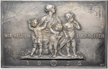 Eisenguss Eisengussplakette 1932 (v. Hörnlein) Lauchhammer Weihnachtsplakette: 'Wir heissen Euch hoffen' Buderus 182- 12. AFA 255. 
145x92mm 204,4g, ...