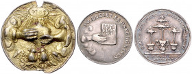 Freundschaft, Liebe und Ehe Lot von 3 Stücken: Altvergoldete Gussmedaille 1711 Geschenk zur Hochzeit (zwei ausgebrochene Henkel 28,6mm 7,3g), Silberab...