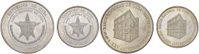 CUBA 5 e 10 Pesos 1975 - KM PS6 AG Lotto di 2 monete. Come da foto.

PROOF