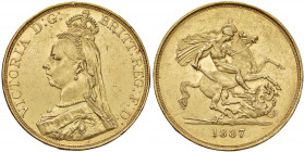 INGHILTERRA Vittoria (1837-1901) 5 Sterline 1887 - Fr. 390 AU (g 39,95) Diffusi colpetti e segnetti.

BB-SPL