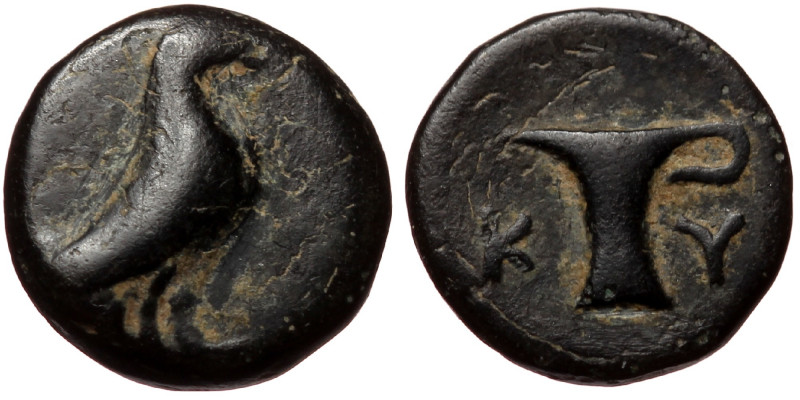 Aeolis, Kyme, AE10 (bronze, 1,27 g, 10 mm) ca. 250-200 BC Obv: Eagle standing ri...