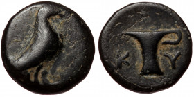 Aeolis, Kyme, AE10 (bronze, 1,27 g, 10 mm) ca. 250-200 BC Obv: Eagle standing right,
Rev: Oinochoe, K-Y across fields.
Ref: SNG Copenhagen 41 var.