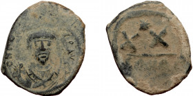Phocas (602-610). AE Half Follis (bronze, 6,61 g, 25 mm). Constantinople Obv: δ N FOCA PЄRP AVG.Crowned bust facing, wearing consular robes, holding m...