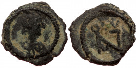 Anastasius I (491-518), AE nummus (Bronze, 9,5 mm, 0,64 g), Constantinople, 491-498. Obv: Diademed, draped and cuirassed bust of Anastasius I to right...