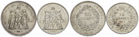 FRANCIA. Quinta Repubblica (1959). 50 Franchi - 1975 - AG Kr. 941.1 Bella patina - Assieme a 10 f. 1971 (qFDC) - Lotto di due monete - FDC