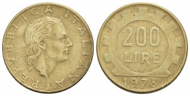 Repubblica Italiana (emissioni in lire) (1946-2001) - 200 Lire - 1978 - BT NC Att. P33b Mezza luna in rilievo sotto il collo - BB
