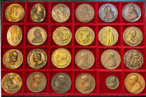MEDAGLIE PAPALI. Lotto di 24 medaglie in bronzo, Paolo VI (17) - Giovanni XXIII (5) - Pio XII (1) - Leone XIII (1). SPL-FDC