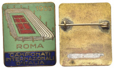 ROMA
Durante Repubblica Italiana, dal 1946.
Spilla 1955 Campionati internazionali d’Italia.
Æ dorato con smalti gr. 9,34 mm. 30x25,4
Dr. 1955 / RO...