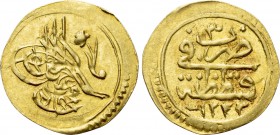 OTTOMAN EMPIRE. Mahmud II (AH 1223-1255 / 1808-1839 AD). GOLD Çeyrek or Rubiye. Constantinople (Istanbul) mint. Dated AH 1223//3 (1810 AD).