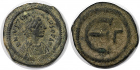 Byzantinische Münzen. Iustinian I., 527-565 n. Chr. AE Pentanummium 538-542 n. Chr., Mzst. Konstantinopel. (3,92 g) Vs.: D N IVSTINI-ANVS PP AVG, drap...