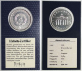 Deutsche Münzen und Medaillen ab 1945, Deutsche Demokratische Republik bis 1990. Brandenburger Tor. 20 Mark 1990. Silber. Feingewicht: 15,0 g. Jaeger ...