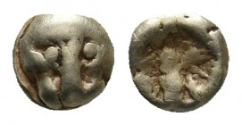 IONIA. Miletos. (Circa 600-550 BC). EL 1/24 Stater.
Obv: Head of lion facing.
Rev: Incuse punch.
SNG Kayhan 453-4.
Condition: VF.
Weight: 0.58 g.
Diam...
