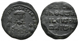 NICEPHORUS II PHOCAS (963-969 AD). AE, Follis. Constantinople.
Obv: nICIFR bASILEV RW. 
Facing bust of Romanus I with beard, wearing crown cruciger an...