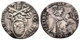 Gregorio XIII 1572-1585
Giulio, Fano, AG 2.8 g.
Ref : MIR 1267/1 (R3), Munt. 382, Berm 1263, CNI 87
TB. Très Rare