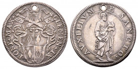 Clemente IX 1667-1669
Giulio, Roma, AG 3.11 g.
Ref : MIR 1908/2 (R), Munt 7, Berm 1971, CNI 18/19
TTB+ . Trouée
