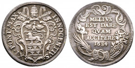 Innocenzo XI 1676-1689
Testone, 1684, Roma, AG 9.10 g.
Ref : MIR 2035/12 (R)
TTB-SUP. Rare