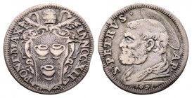 Innocenzo XII 1691-1700
Grosso, 1691, Roma, AG 1.40 g.
Ref : MIR 2157/1 (R2), Munt 95, Berm 2282, CNI 5
TTB. Rare