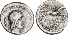 Denario. 90-89 a.C. CALPURNIA. L. Calpurnius Piso Frugi. Anv.: Cabeza laureada de Apolo a derecha, detrás cornucopia. Rev.: Jinete galopando a derecha...