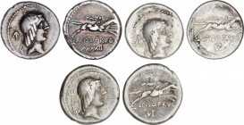 Lote 3 monedas Denario. 90-89 a.C. CALPURNIA. L. Calpurnius Piso Frugi. AR. Todas tipo cabeza y jinete a derecha. Símbolos en anverso: mosca, racimo d...