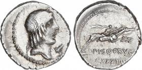 Denario. 90-89 a.C. CALPURNIA. L. Calpurnius Piso Frugi. Anv.: Cabeza laureada de Apolo a derecha, delante cabeza de lobo. Rev.: Jinete galopando a de...