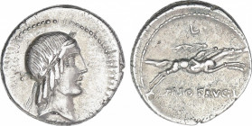 Denario. 90-89 a.C. CALPURNIA. L. Calpurnius Piso Frugi. Anv.: Cabeza laureada de Apolo a derecha, detrás letra S: Rev.: Jinete galopando a derecha, e...