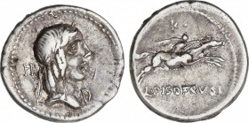 Denario. 90-89 a.C. CALPURNIA. L. Calpurnius Piso Frugi. Anv.: Cabeza laureada de Apolo a derecha, detrás letra H, delante letra D. Rev.: Jinete galop...