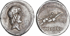 Denario. 90-89 a.C. CALPURNIA. L. Calpurnius Piso Frugi. Anv.: Cabeza laureada de Apolo a derecha, detrás letra T, delante letra C. Rev.: Jinete galop...